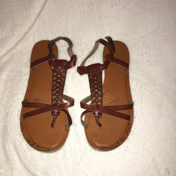 Yellow box sandals - Picture 1 of 3